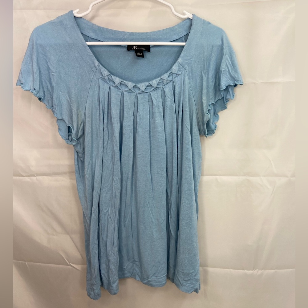 AB Studio women’s light blue pleated stretch scoop neck loose relaxed blouse L